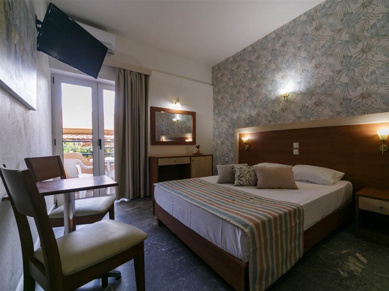 Erato Hotel Goúrnes Exteriör bild
